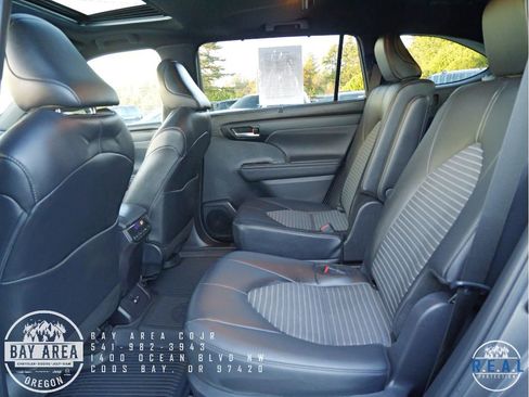 Used 2024 Toyota Highlander XSE image 18