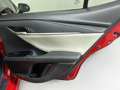 Used 2025 Toyota Camry XLE FWD image 31