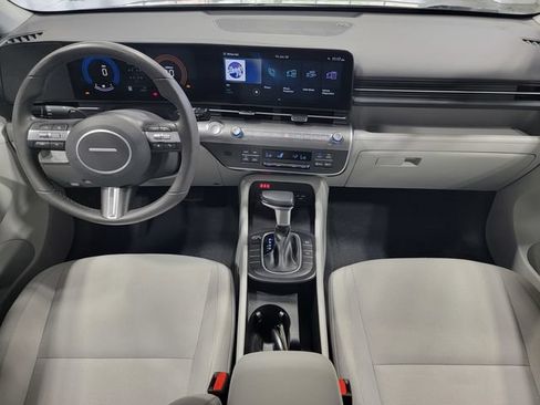 Used 2025 Hyundai Kona SEL FWD image 17