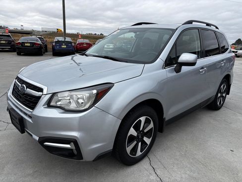 Used 2017 Subaru Forester 2.5i Limited AWD/4WD image 8