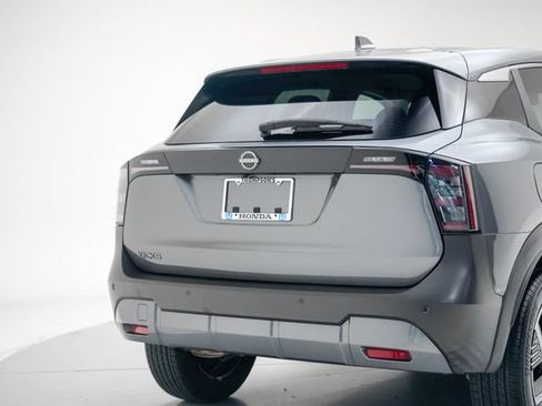 Used 2025 Nissan Kicks SV FWD image 10