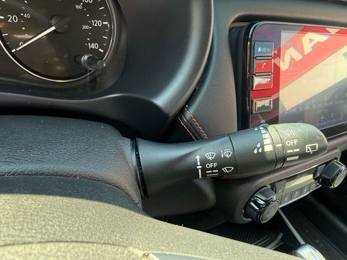 Used 2022 Nissan Kicks SR w/ Premium Package FWD image 29
