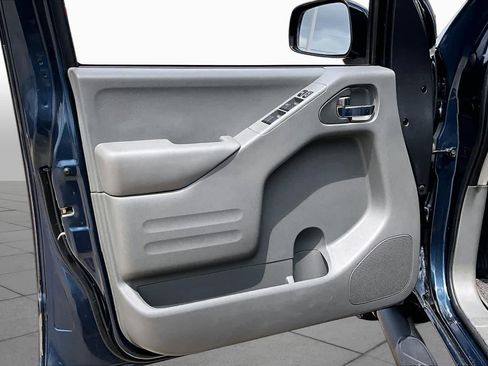 Used 2020 Nissan Frontier SV w/ Midnight Edition Floor Mats AWD/4WD image 21