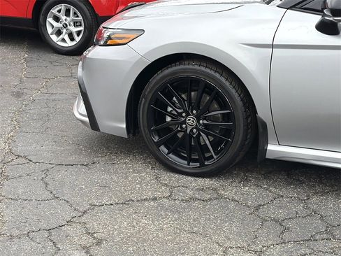 Used 2023 Toyota Camry XSE image 9