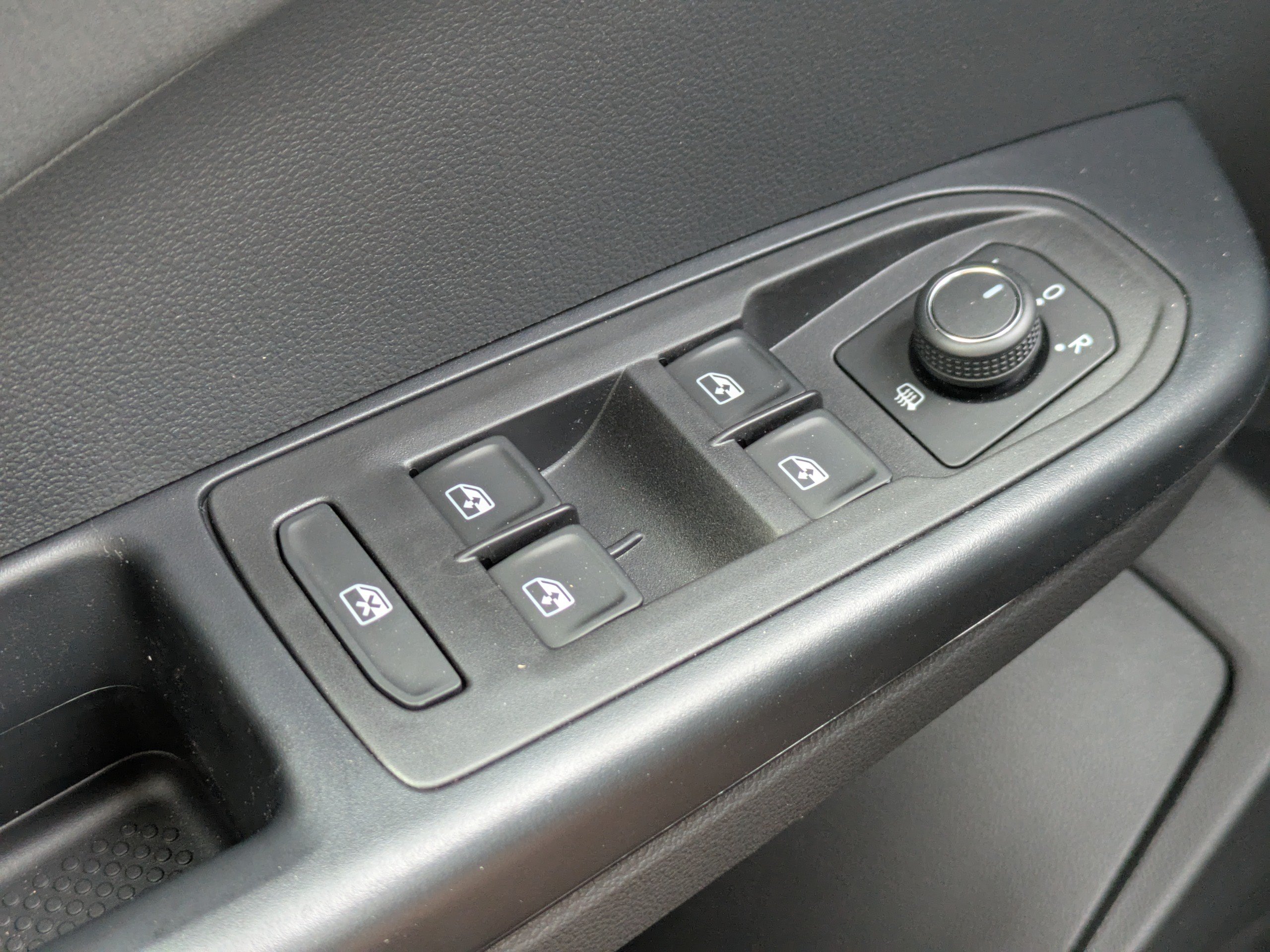 New 2026 Volkswagen Taos SE FWD image 25