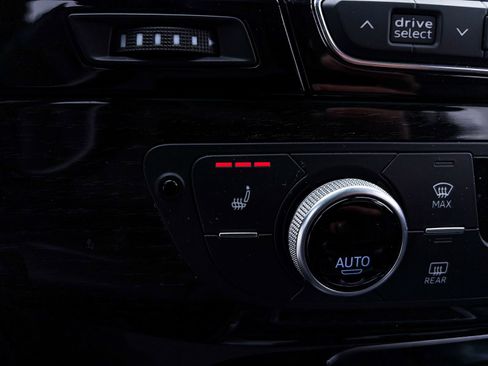 Used 2019 Audi Q7 3.0T Premium Plus AWD/4WD image 20