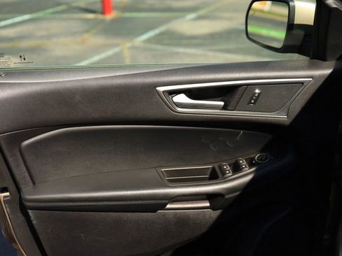 Used 2020 Ford Edge SEL w/ Cold Weather Package image 9