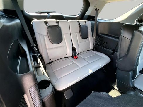Used 2021 Ford Explorer XLT w/ Equipment Group 202A AWD/4WD image 35