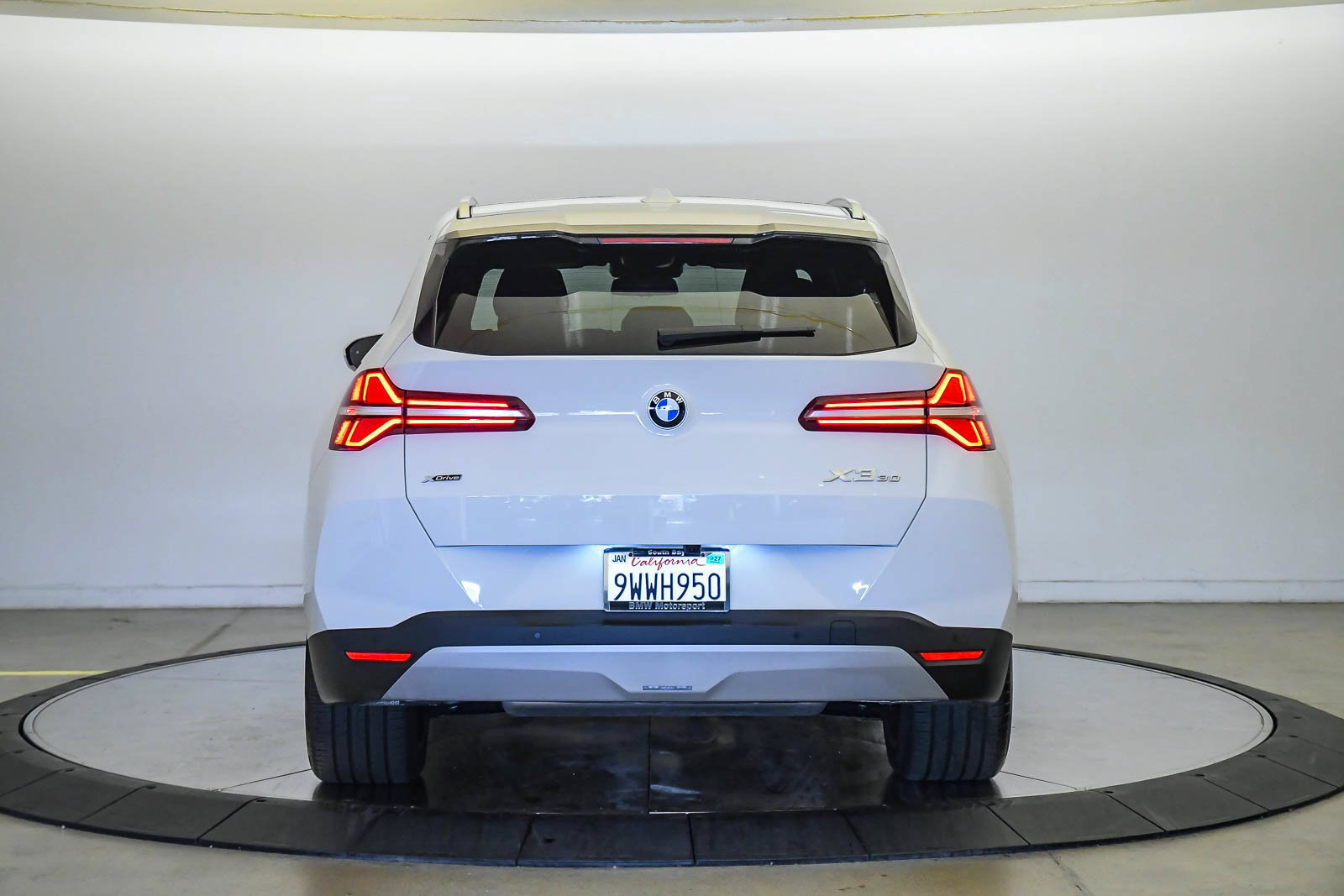 Used 2026 BMW X3 xDrive30i w/ Convenience Package AWD/4WD image 3