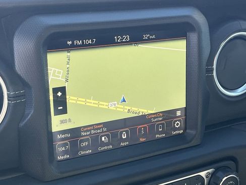 Used 2023 Jeep Wrangler Sahara image 25