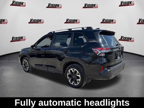Used 2025 Subaru Forester Premium AWD/4WD image 8