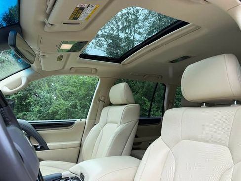 Used 2018 Lexus LX 570 4WD image 15