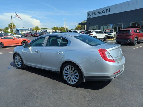 Used 2013 Lincoln MKS FWD image 9
