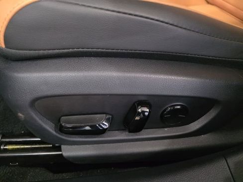 Certified 2025 Lexus ES 300h w/ Premium Package image 29