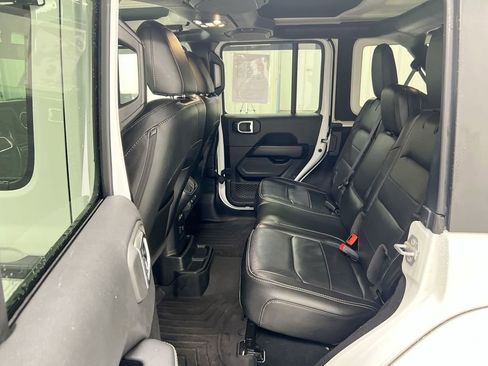 Used 2022 Jeep Wrangler Unlimited Sahara w/ Cold Weather Group image 23