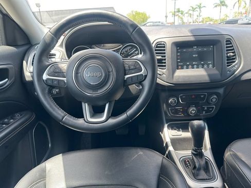 Used 2019 Jeep Compass Latitude FWD image 27