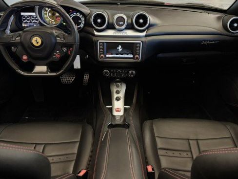 Used 2017 Ferrari California T RWD image 16