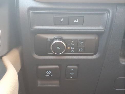 Used 2023 Ford Expedition Limited AWD/4WD image 17