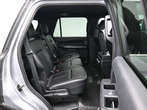 Used 2021 Ford Expedition XLT RWD image 12