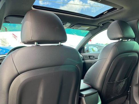 Used 2018 Hyundai Elantra Sport FWD image 14