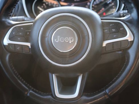 Used 2020 Jeep Compass Limited image 18