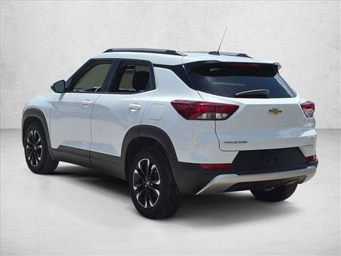 Used 2021 Chevrolet TrailBlazer LT w/ Convenience Package FWD image 4