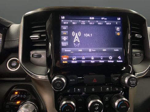 Used 2020 RAM 1500 Laramie AWD/4WD image 14