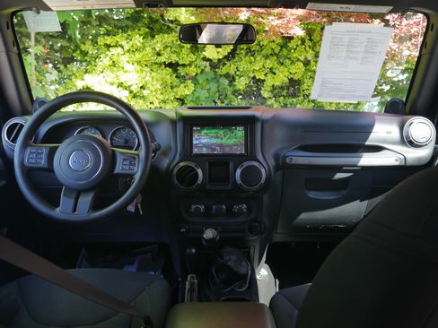 Used 2013 Jeep Wrangler Sport AWD/4WD image 8