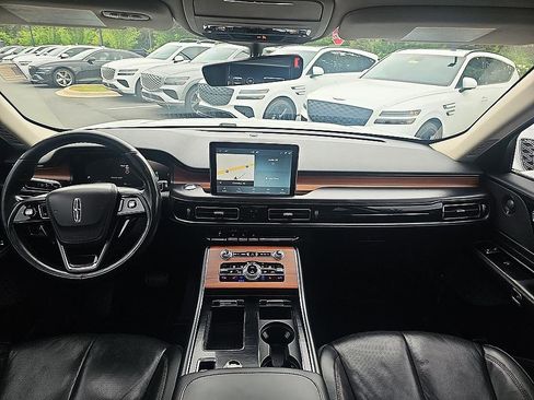 Used 2020 Lincoln Aviator Reserve w/ Elements Package Plus AWD/4WD image 32