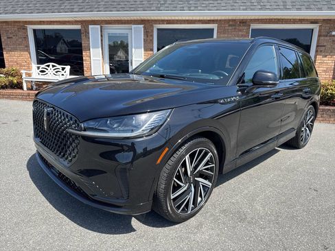 Used 2025 Lincoln Aviator Black Label w/ Jet Appearance Package image 5