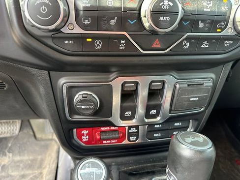Used 2021 Jeep Wrangler Rubicon w/ Uconnect 4C Nav & Sound Group image 15