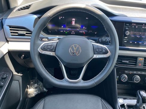 Certified 2023 Volkswagen Taos SE image 6