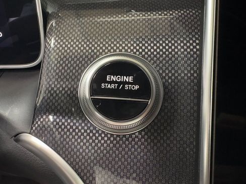 Used 2025 Mercedes-Benz GLC 350e GLC 350e image 17