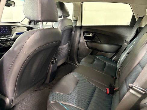 Used 2022 Kia Niro EX Premium image 38