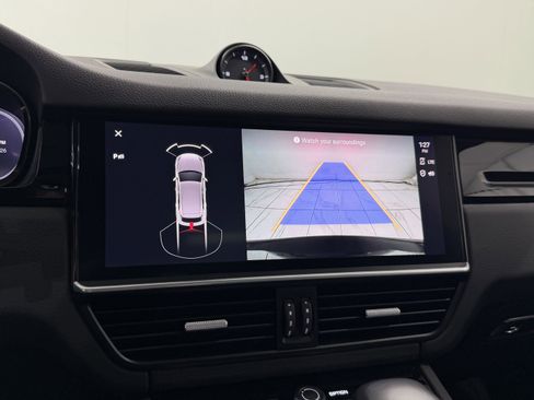Certified 2023 Porsche Cayenne AWD/4WD image 45