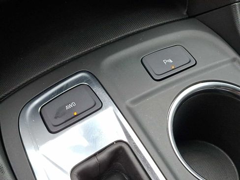 Used 2022 Chevrolet Equinox LT image 23