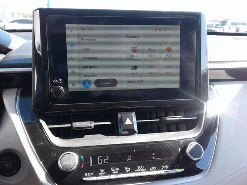 Used 2024 Toyota Corolla Cross LE image 18