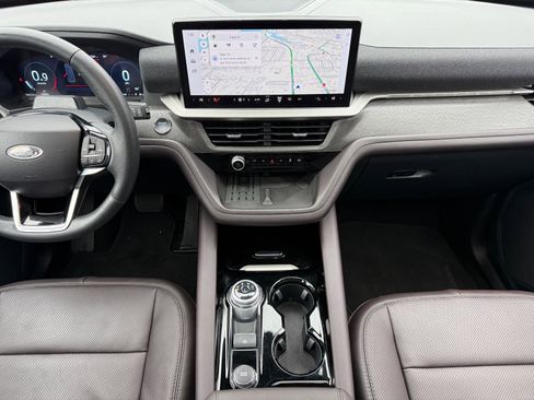 Used 2025 Ford Explorer Platinum w/ LUX Leather Package image 23