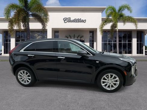 Certified 2022 Cadillac XT4 Luxury w/ Driver Awareness Package image 16