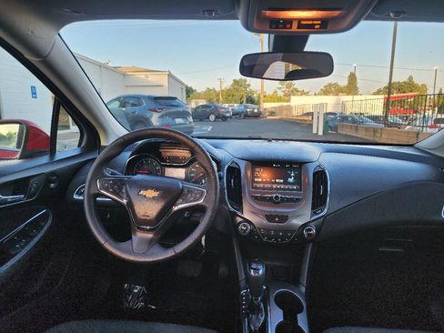 Used 2018 Chevrolet Cruze LT w/ LT Fleet Convenience Package FWD image 20