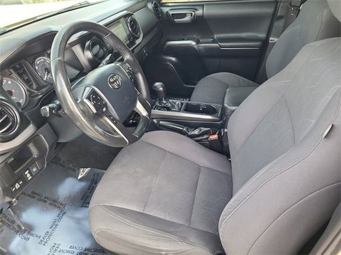 Used 2019 Toyota Tacoma 4x4 Double Cab image 10