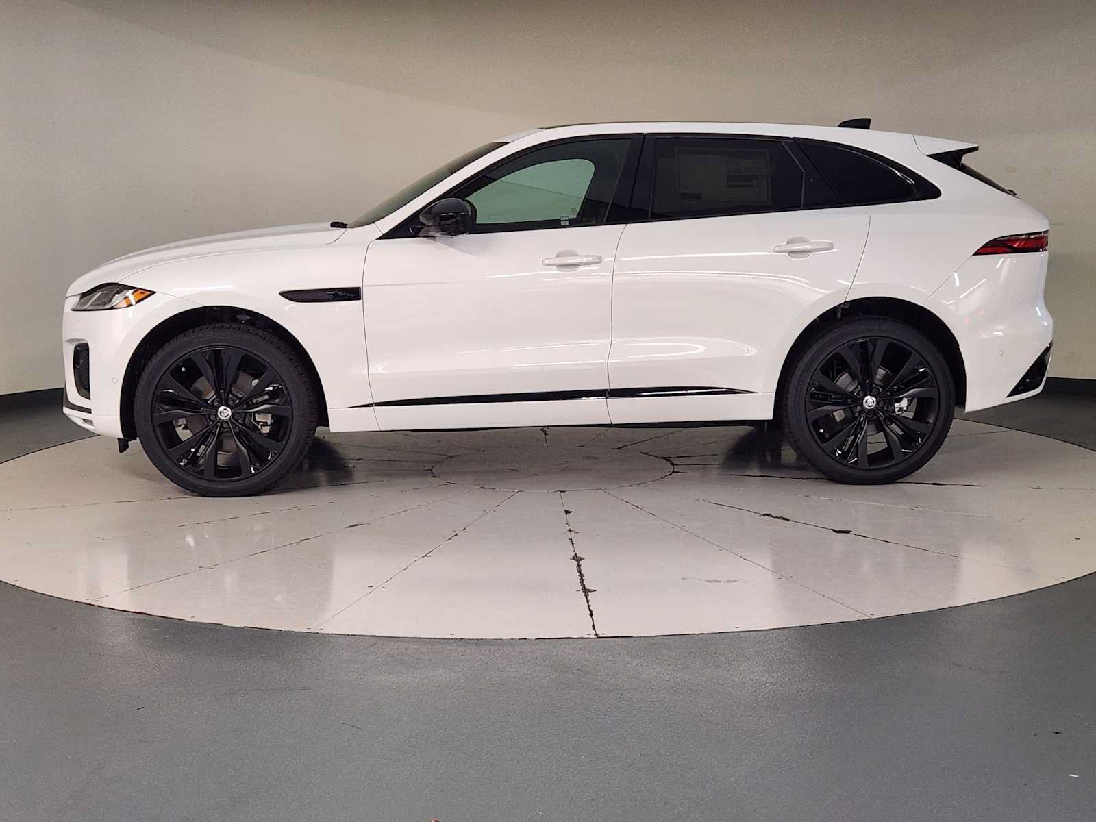 New 2026 Jaguar F-PACE R-Dynamic S AWD/4WD image 5
