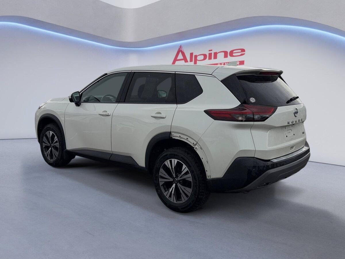 Used 2021 Nissan Rogue SV FWD image 3