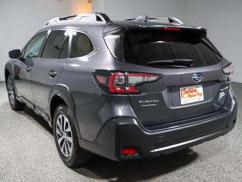 Used 2023 Subaru Outback Premium AWD/4WD image 9
