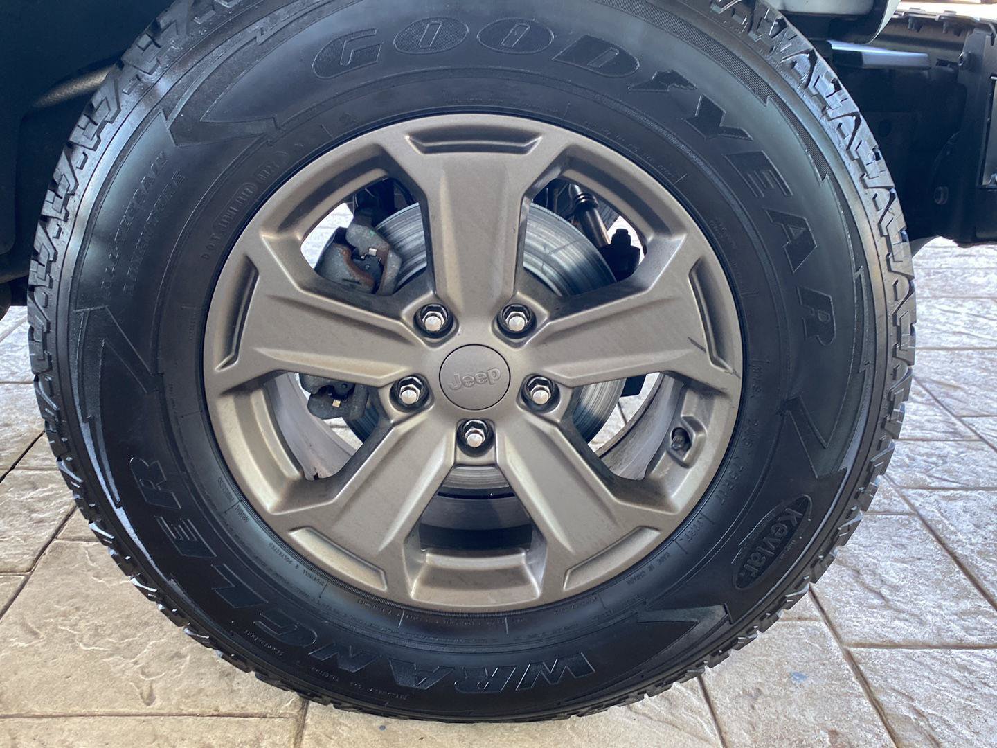Used 2018 Jeep Wrangler Unlimited Sport AWD/4WD image 11