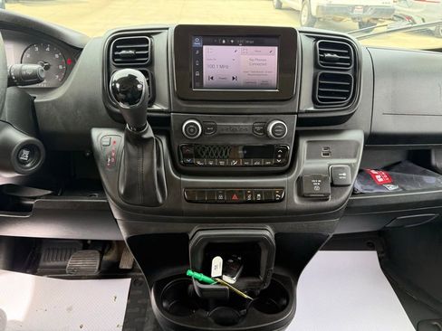 Used 2024 RAM ProMaster 2500 w/ Safety Group FWD image 7