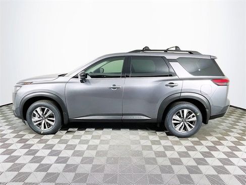 New 2026 Nissan Pathfinder SL image 4