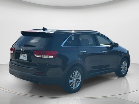 Used 2017 Kia Sorento LX w/ LX V6 Convenience Package FWD image 5