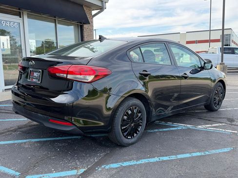 Used 2017 Kia Forte LX FWD image 4