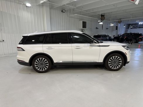 Used 2024 Lincoln Aviator Reserve w/ Elements Package Plus RWD image 6